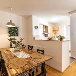 Apartment Gozsdu White Raven 305, Budapest